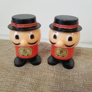 Vintage 1950s 1960s Plastic Men Salt and Pepper …